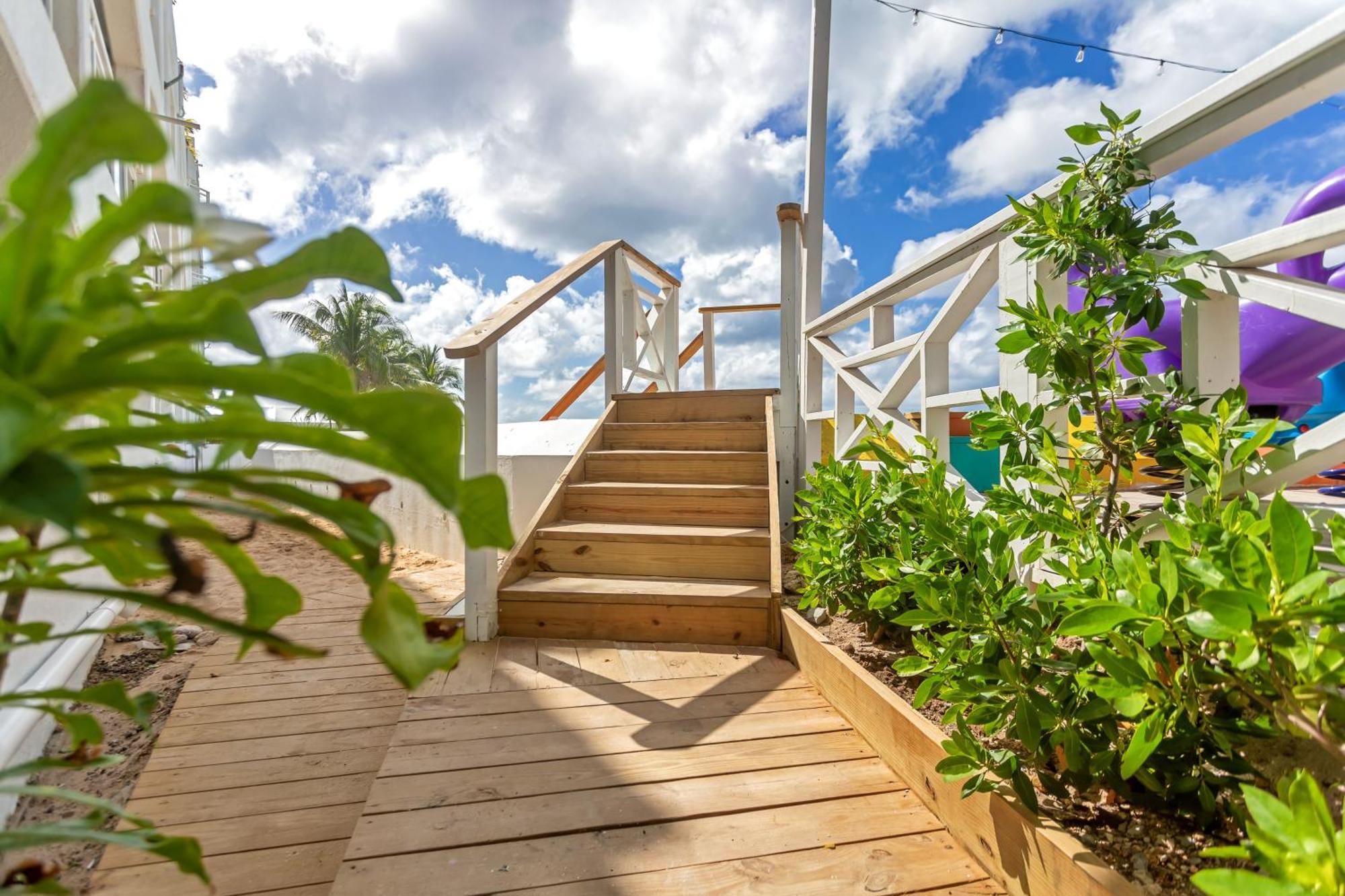 Maho Beach House - Grand Studio - Oceanview Suite Exterior foto